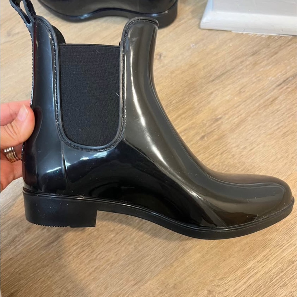 Dr. Scholl's Glossy Black Ankle Boots